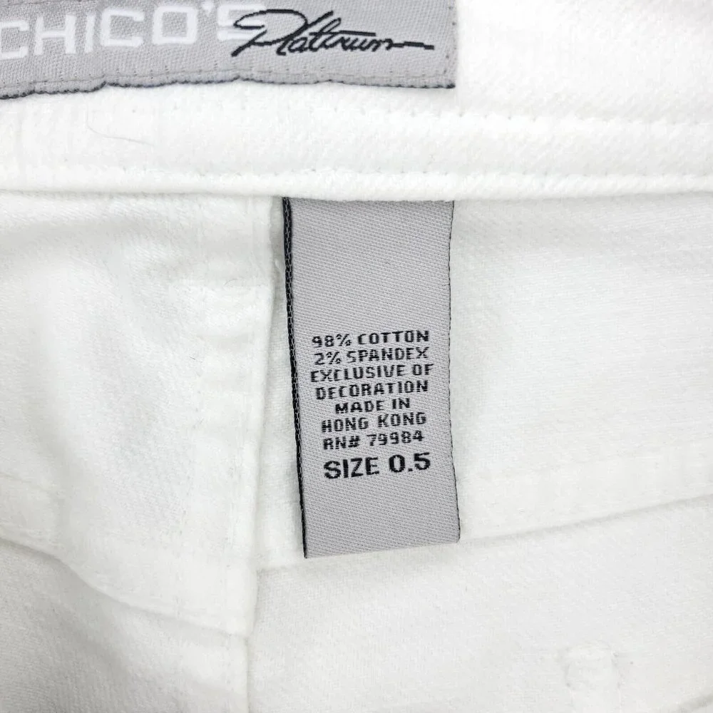 Chicos Platinum Jeans Womens 0.5 (US 6 /S) White Cecile OCP Sequin Strech Capri - Picture 5 of 11
